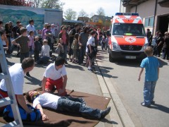 Rettungsdienst trifft ein